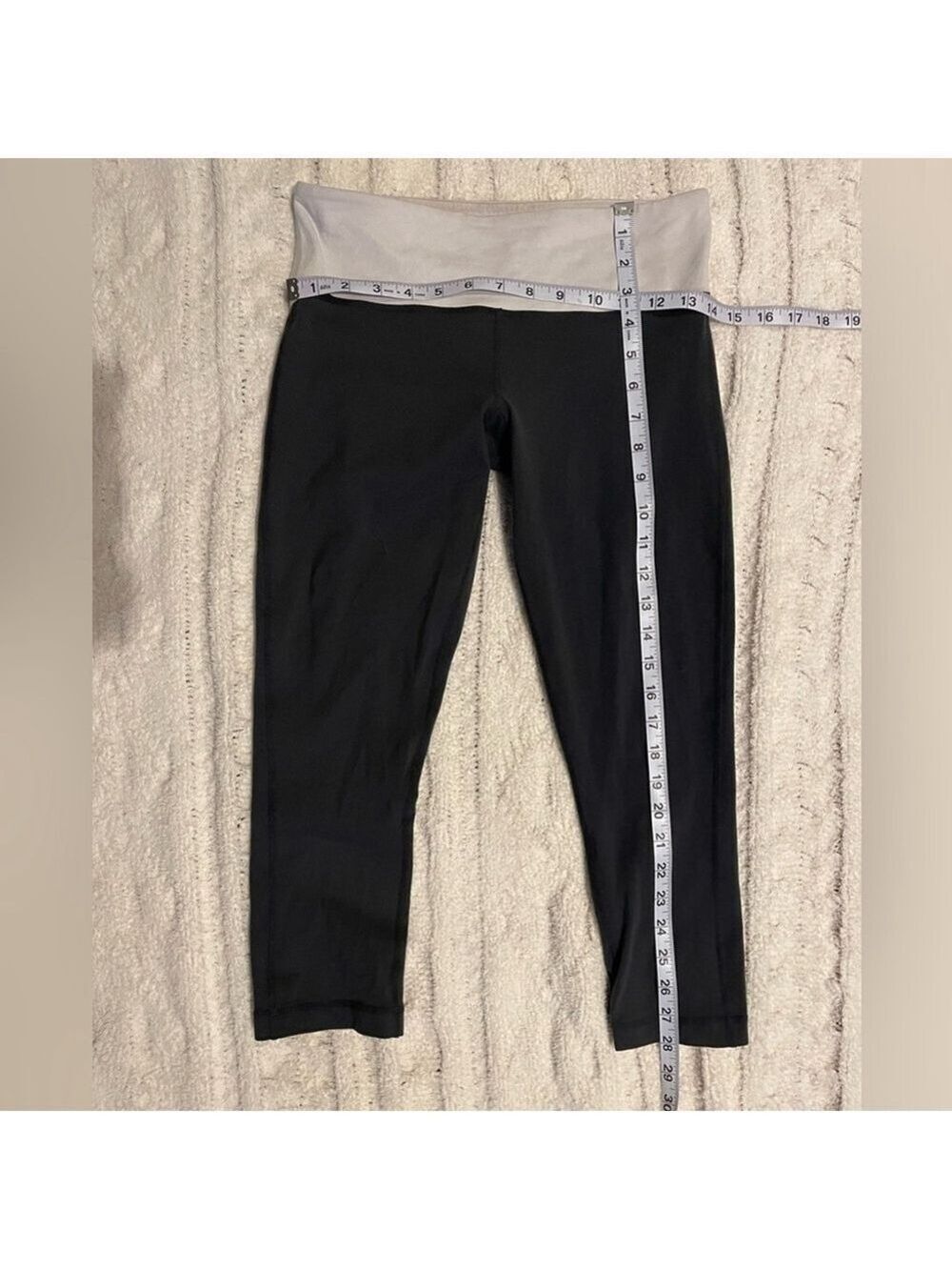 Lululemon Black Gray White Mid Rise Crop Leggings Size 6 - Picture 9 of 9